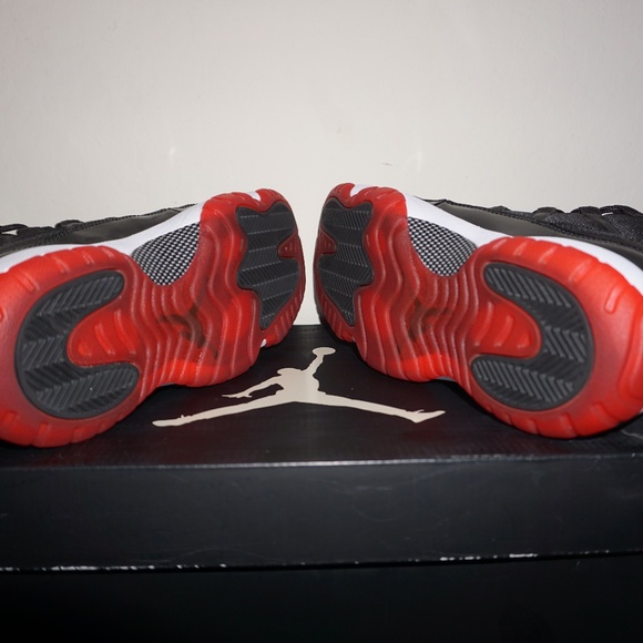 JORDAN | JORDAN 11 RETRO PLAYOFFS BRED - Picture 5 of 6